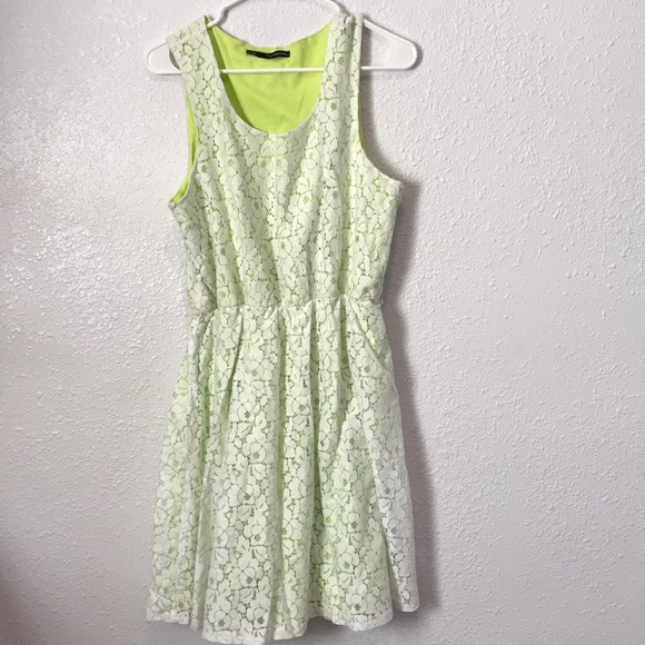 White Lace Dress With Neon Yellow Underlay Size XL - Picture 1 of 2